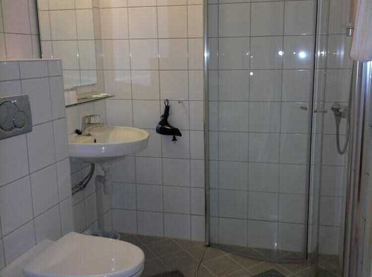 Пансион Petrines Guesthouse