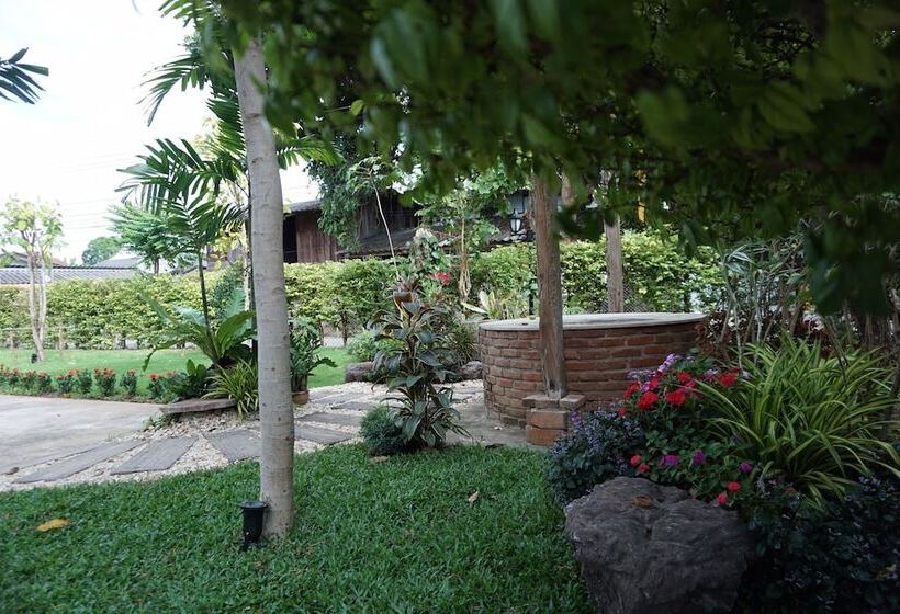 Pension (Hôtel basse catégorie) ท่ามะโอบูทีคโฮมสเตย์ Tha Ma O Bouteak Homestay