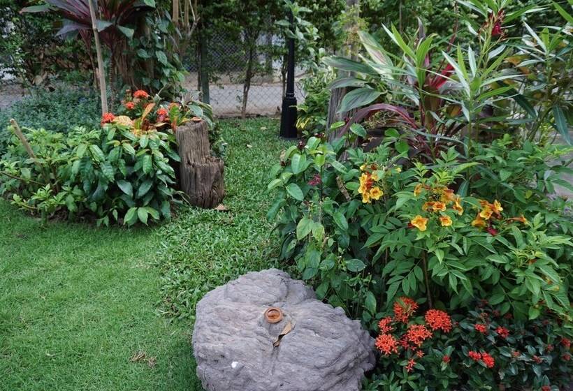 Pension (Hôtel basse catégorie) ท่ามะโอบูทีคโฮมสเตย์ Tha Ma O Bouteak Homestay