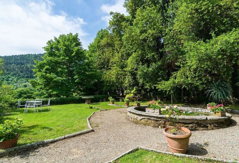 Plush Farmhouse In Bacchereto With Swimming Pool