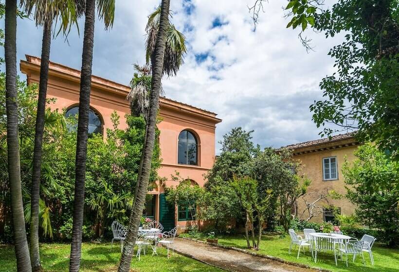 Plush Farmhouse In Bacchereto With Swimming Pool