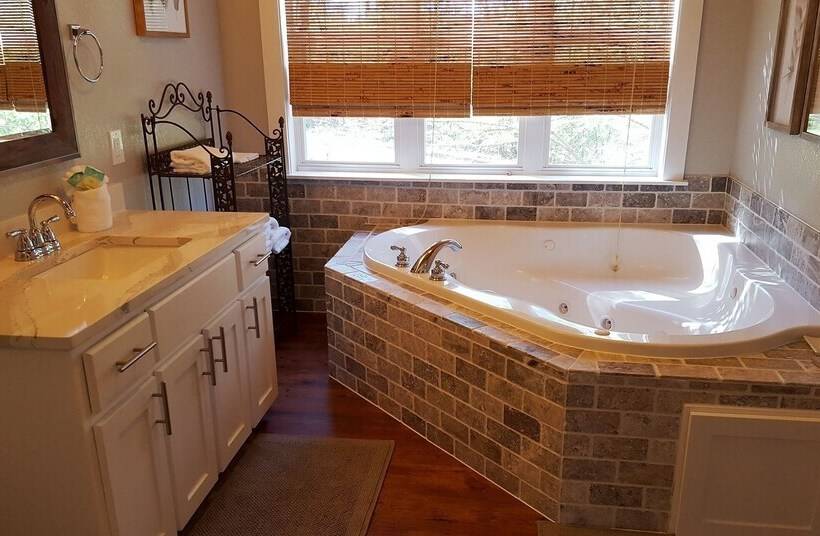 Safari On Glover River With Private Riverfront Access And Hot Tub By Redawning