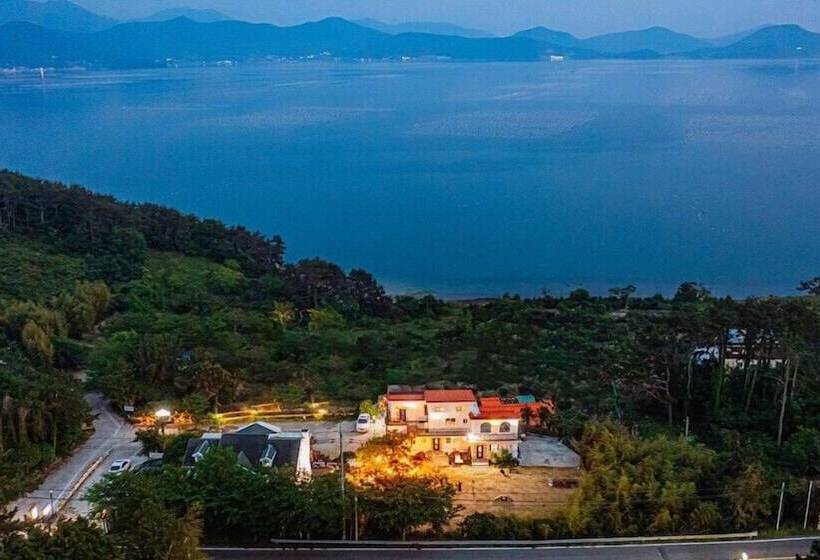 Santamonica Pension