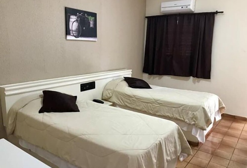 Tis Hotel 153