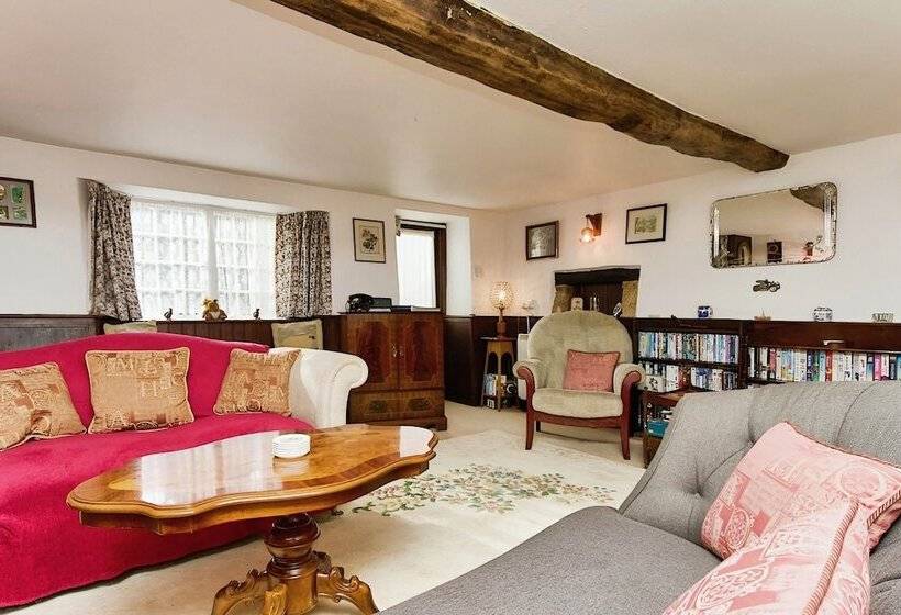 Ye Olde Cottage
