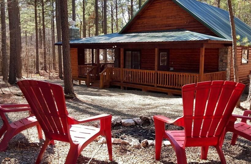 Ace In The Hole Cabin In The Wood With Hot Tub And Fireplace By Redawning