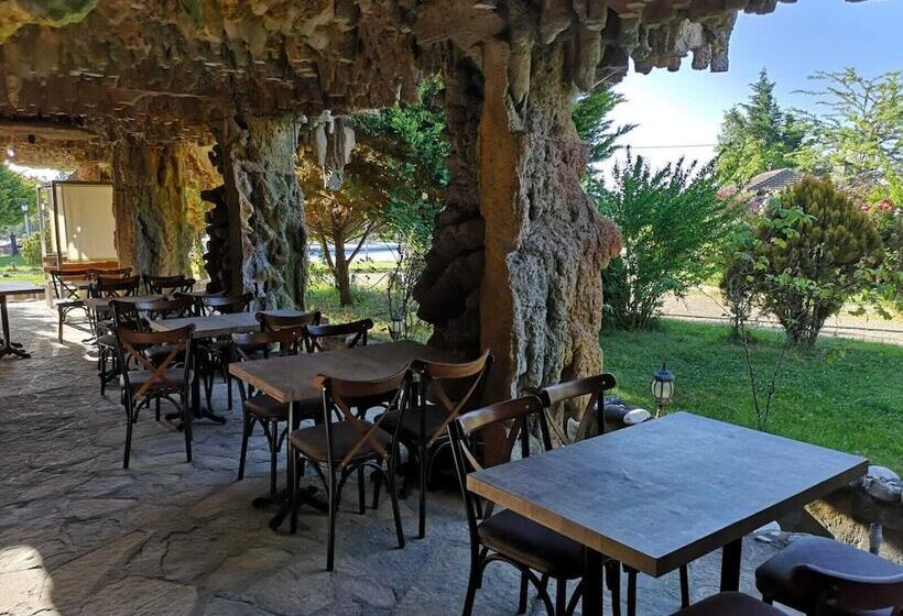 مبيت وإفطار Haznedar Bungalow