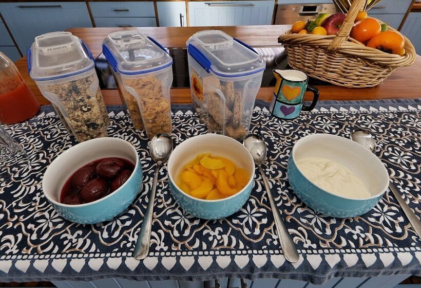 צימר Sandspit Lodge