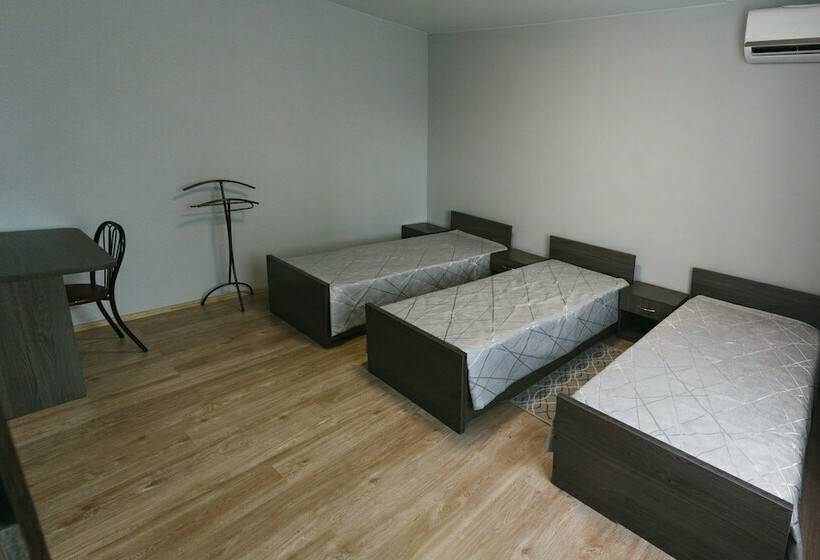 Flagman   Hostel
