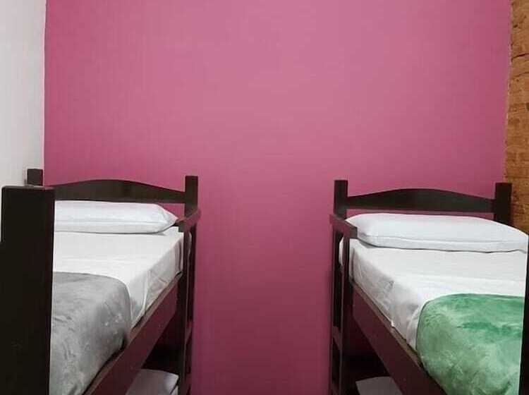 Hostel Casa De Avany