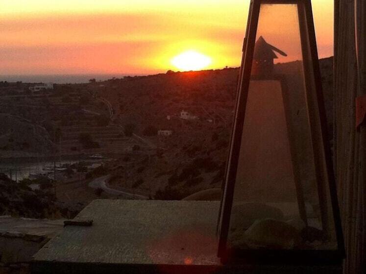 בית מלון כפרי Ailouros Summer