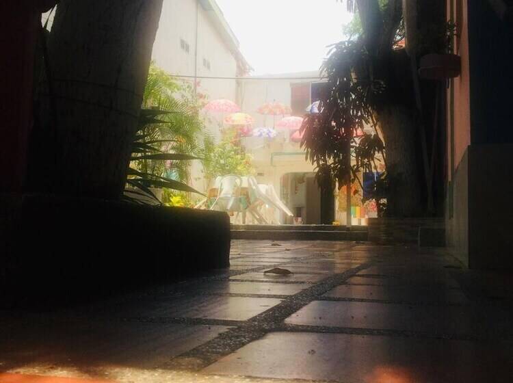 هتل House Marfito Airport