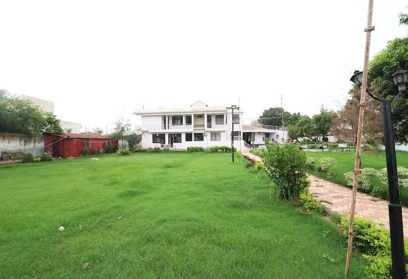 فندق Oyo 45787 Mangalam Resort