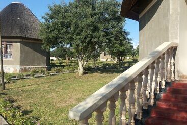 هتل Parkside Safari Lodge
