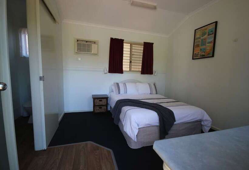 Отель Silver Wattle Caravan Park