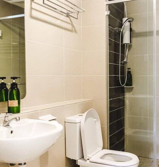 هتل The Haven Lakeside Suites By Verve