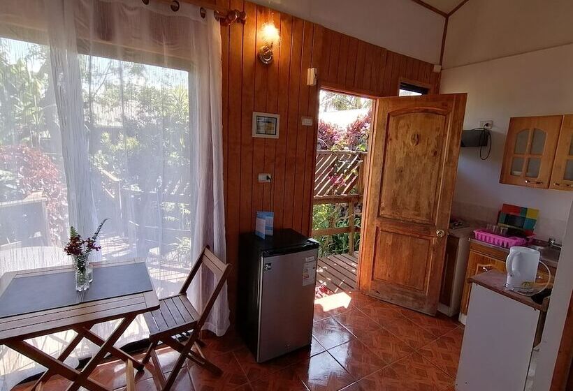 فندق Tuava Lodge