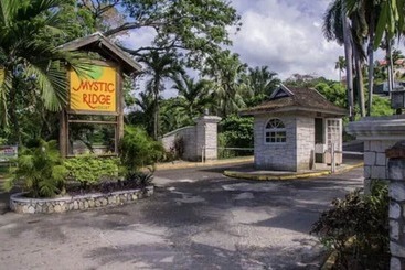 Mystic Mountain Apartment