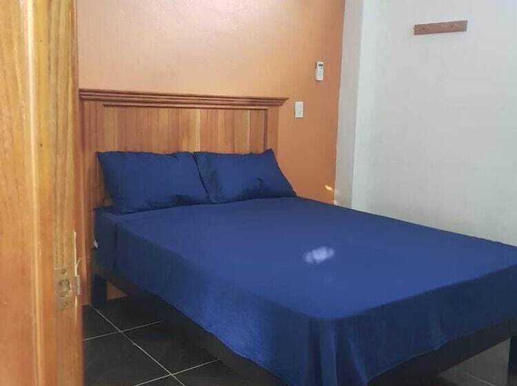 ペンション Posada Real Mojica