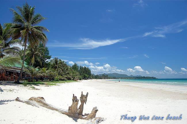 هتل Albatross Guesthouse @ Thungwualaen Beach