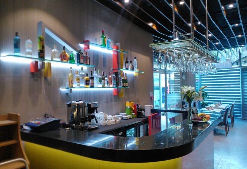 Fotos del hotel All Inn:  10