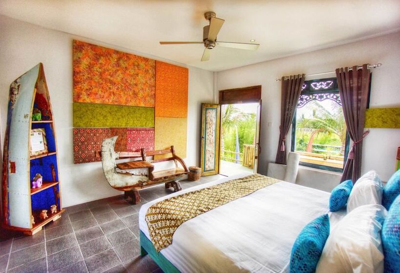 هتل Floating Leaf Eco Luxury Retreat