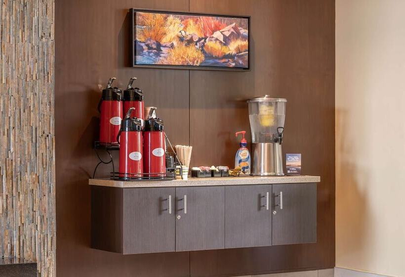 호텔 Best Western Premier Boulder Falls Inn