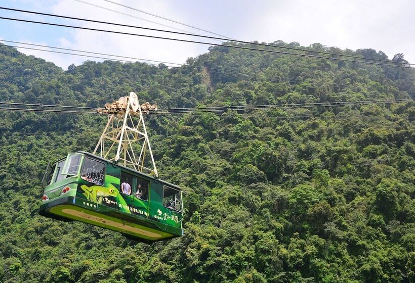 هتل Courier Station