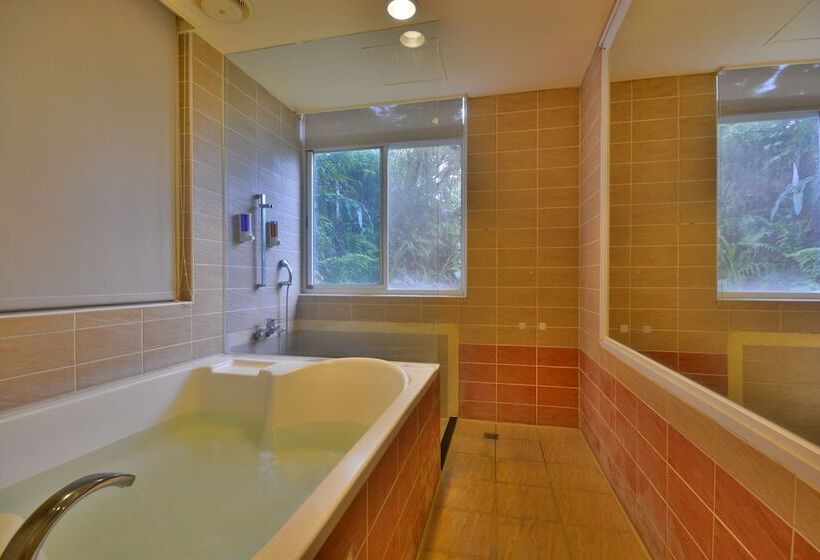 هتل Courier Station