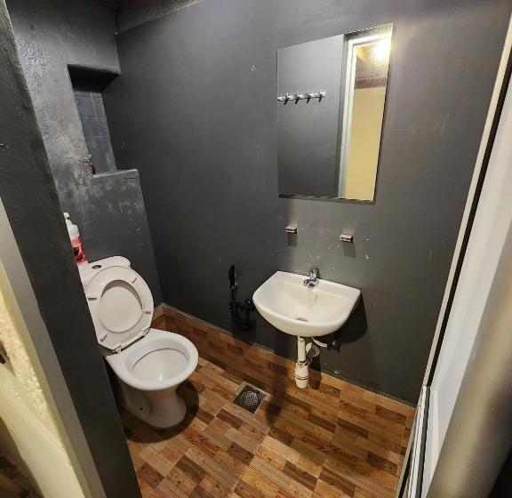 هتل Dou Houz Hostel