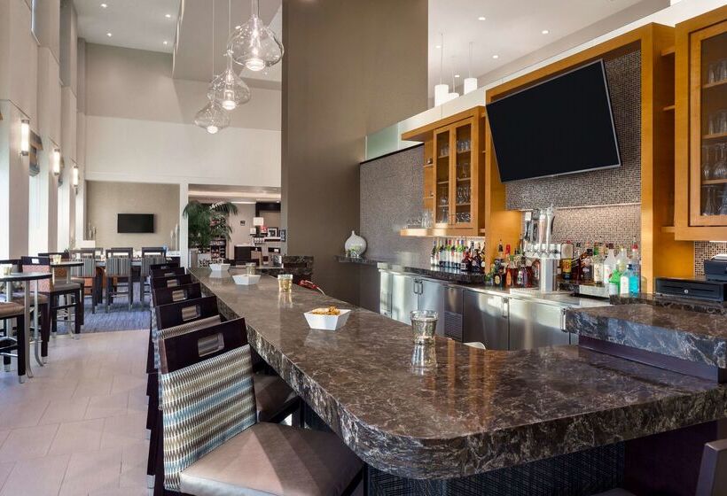 هتل Hampton Inn & Suites Rosemont Chicago O Hare