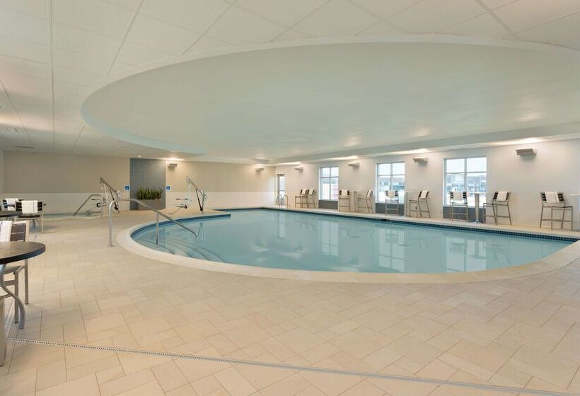هتل Hampton Inn & Suites Rosemont Chicago O Hare