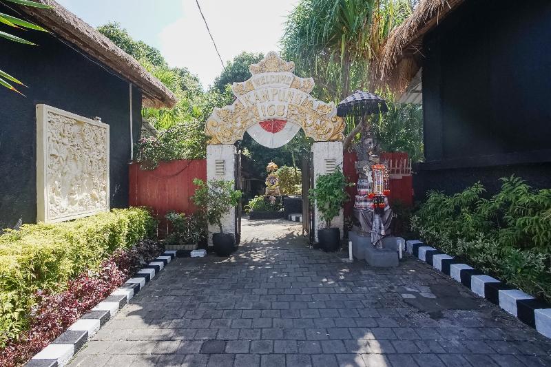 هتل Kampung 168