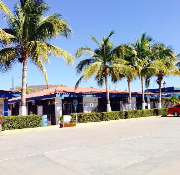 هتل Marina Topolobampo