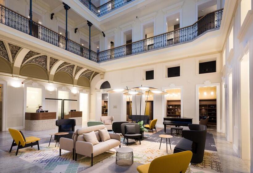 Fotos del hotel Moments Budapest:  2