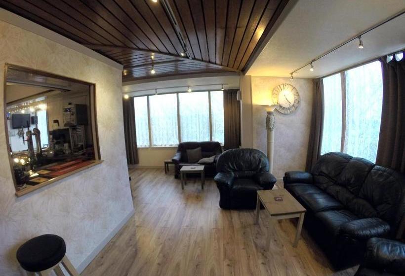 בית מלון כפרי Orca Country Inn