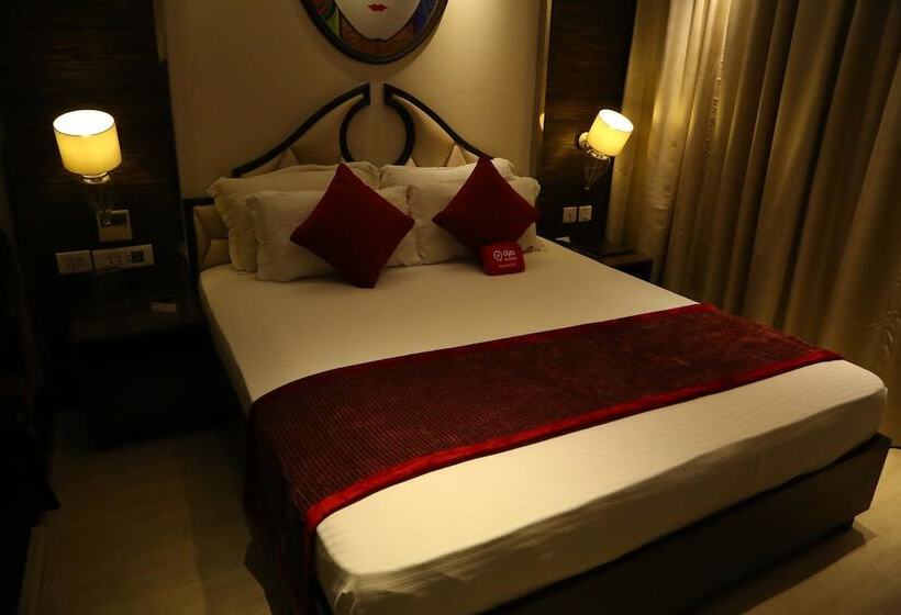 Отель Oyo Premium Sector 43 Chandigarh