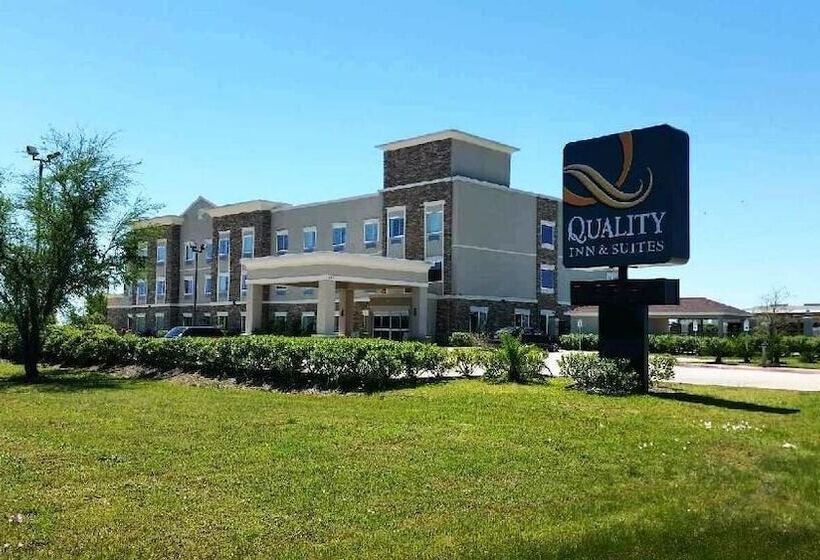 هتل Quality Inn & Suites Victoria East