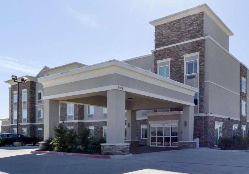 هتل Quality Inn & Suites Victoria East