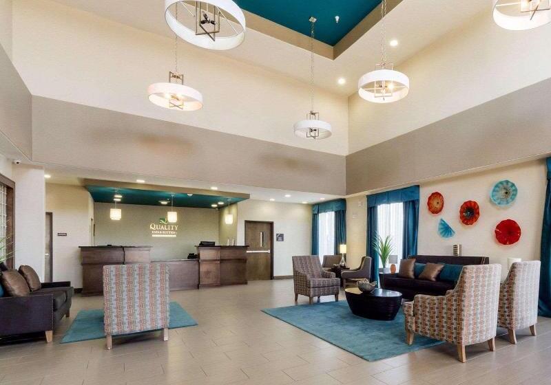 هتل Quality Inn & Suites Victoria East