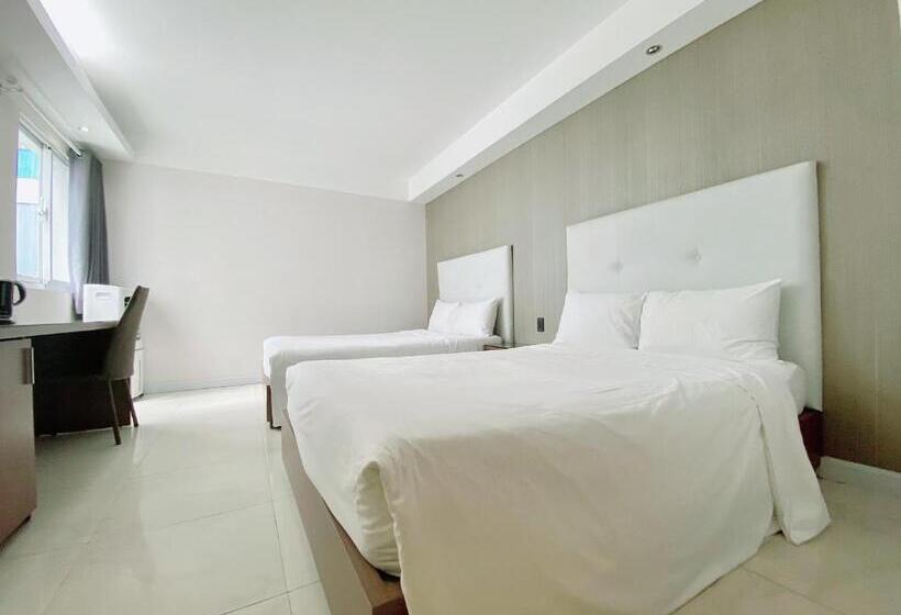 Fotos del hotel The Luxe:  37