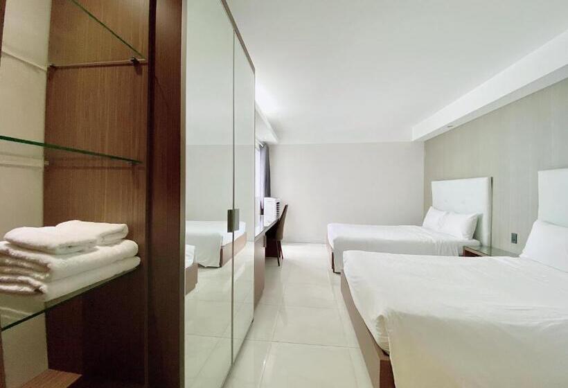 Fotos del hotel The Luxe:  33