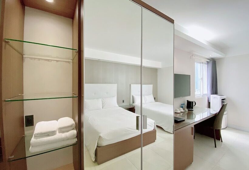 Fotos del hotel The Luxe:  3