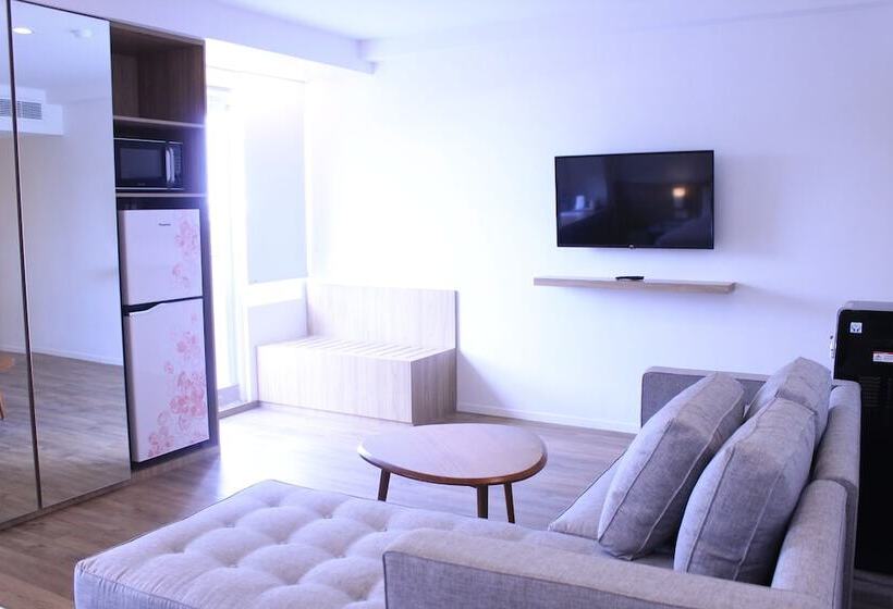 هتل Zuri Express Lippo Cikarang