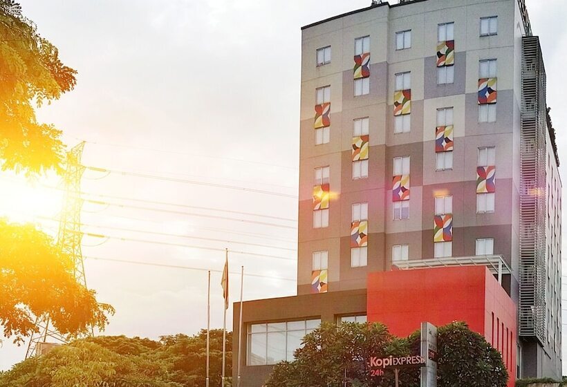 هتل Zuri Express Lippo Cikarang