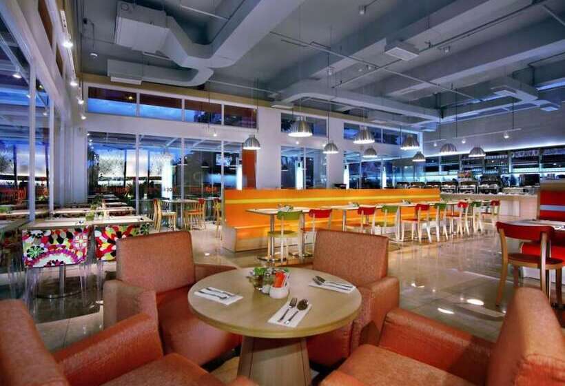 هتل Zuri Express Lippo Cikarang