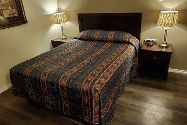 مُتل Battlefords Inn