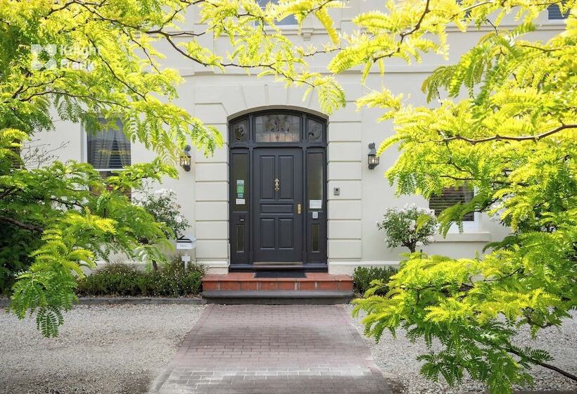 پانسیون Clydesdale Manor