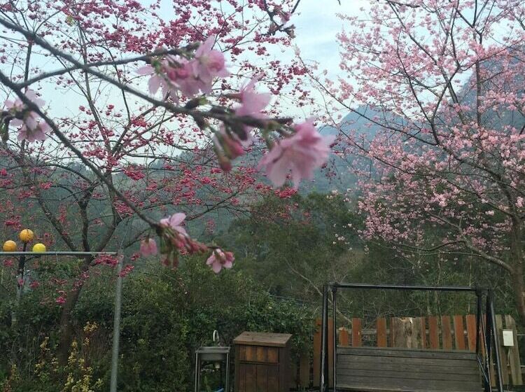 تختخواب و صبحانه Shanlin Songjing Leisure Farm