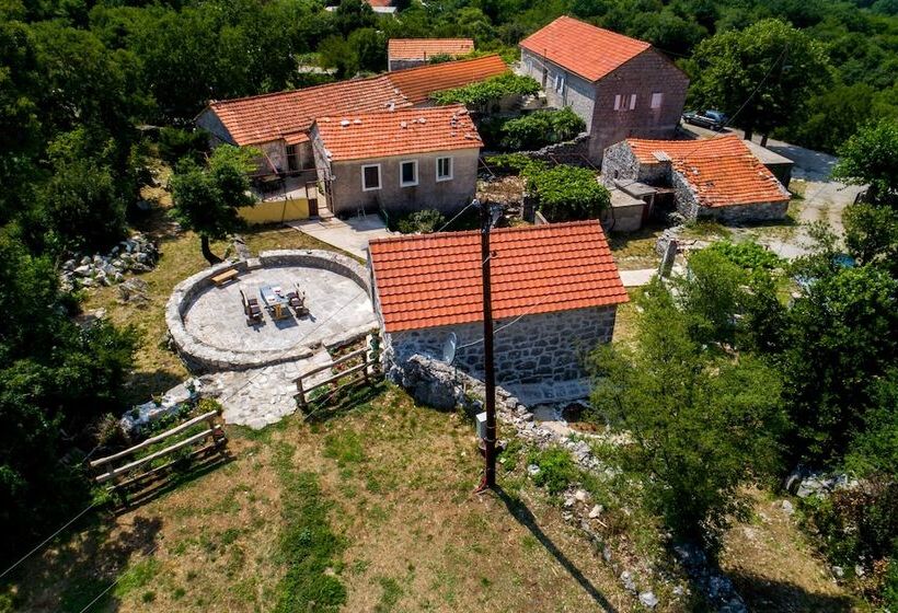 Ethno House Kosic